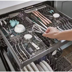 Fingerprint Resistant, 47 dBA24" Top Control Dishwasher